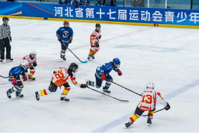 ʡʮ���˶�����Ŀ�չ� �ӱ���ѩ�˶���...