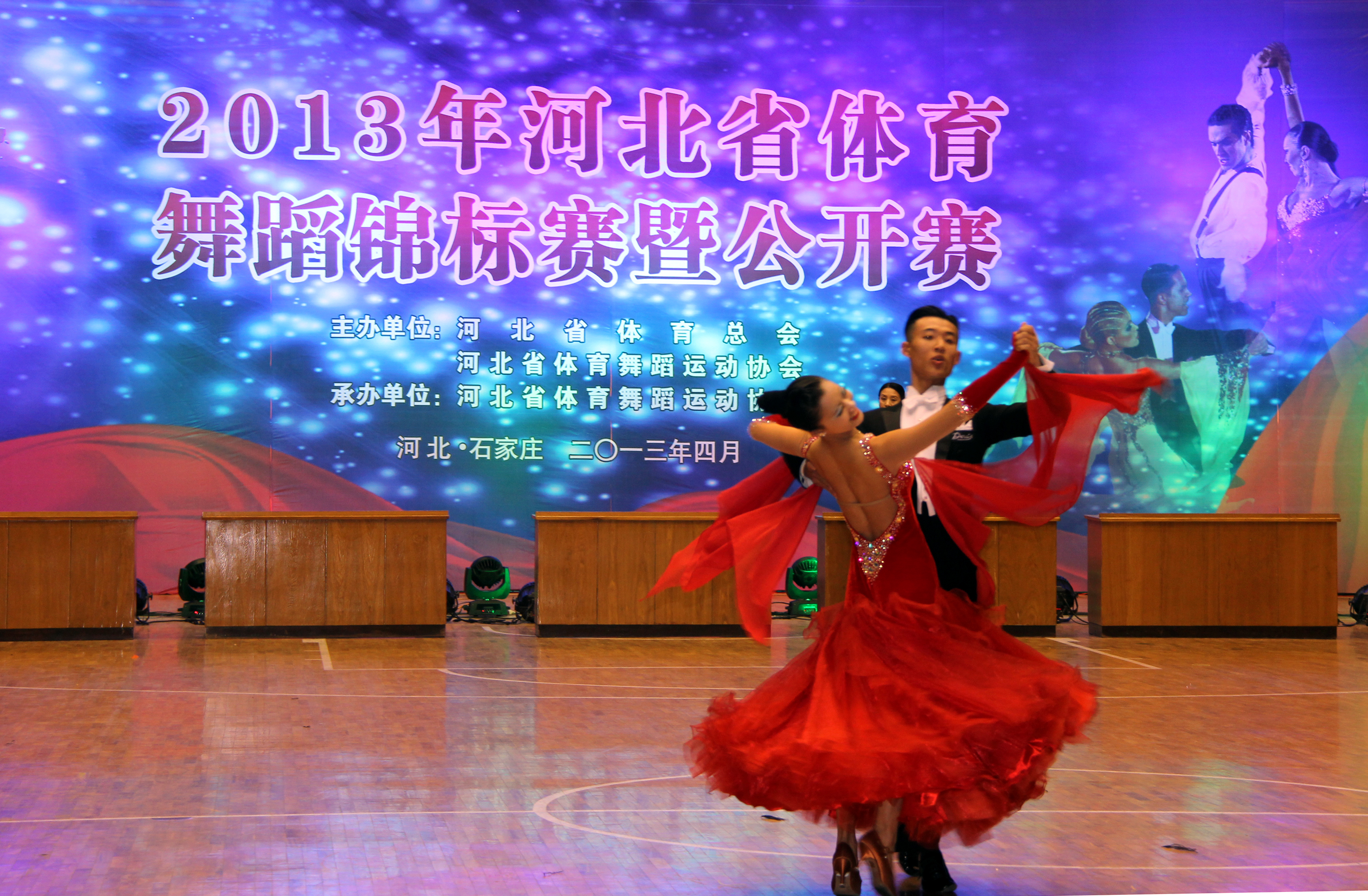 �־�����