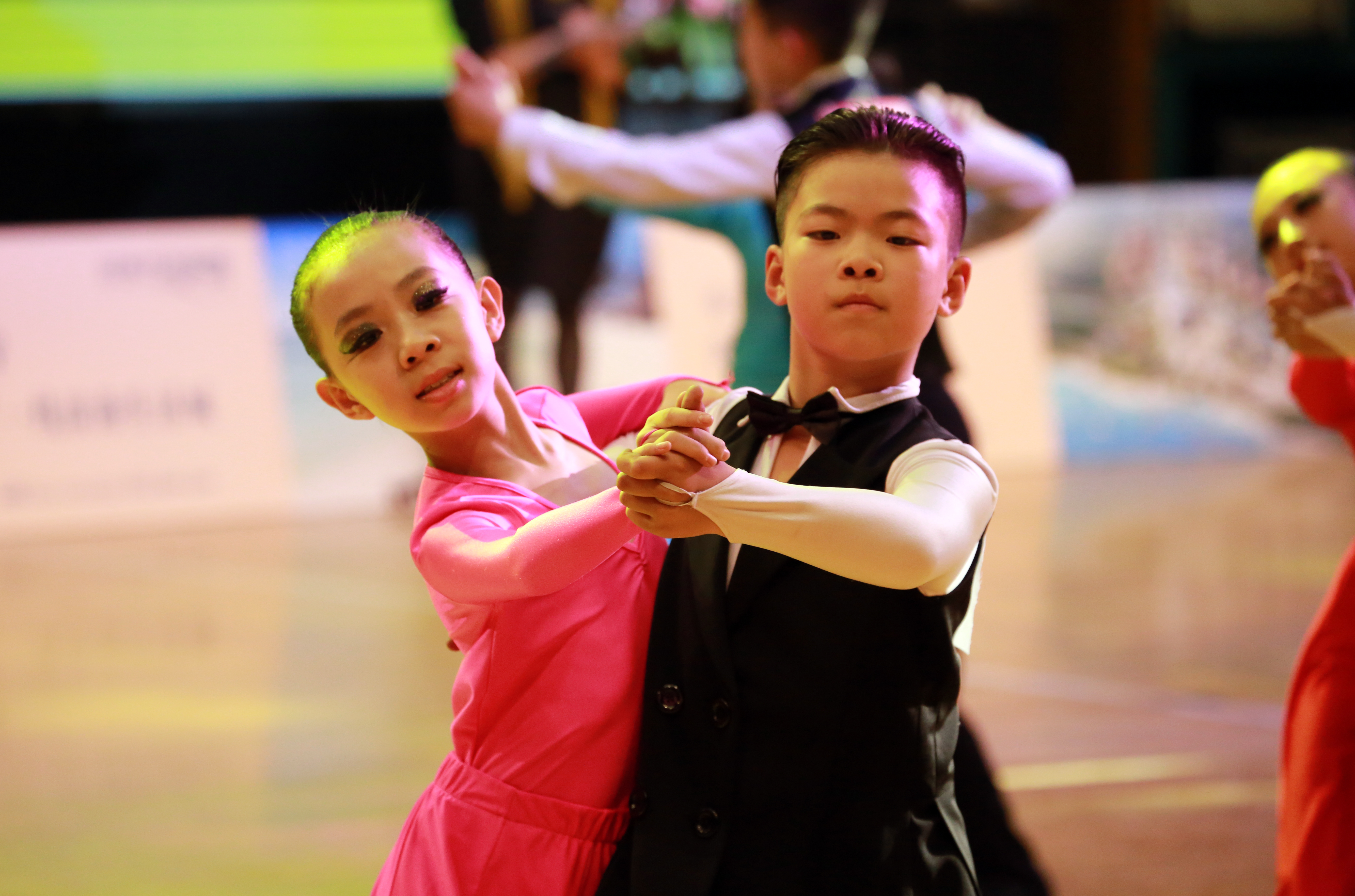 �־�����