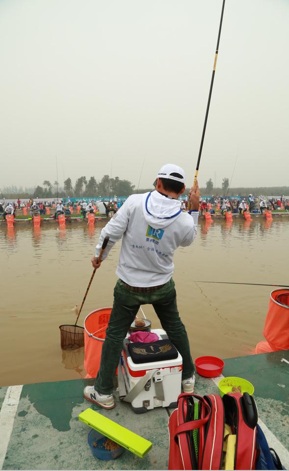 �־�����