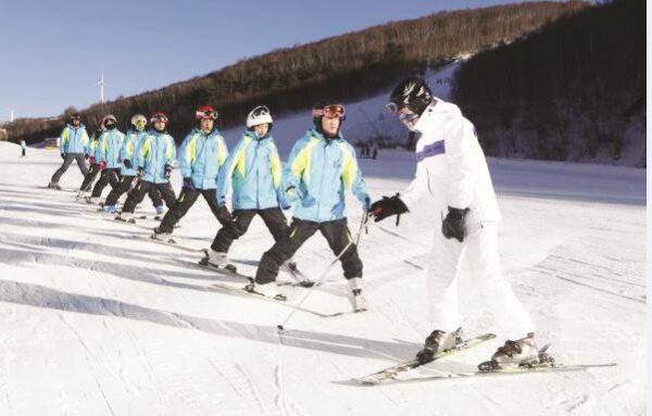 �ӱ�ʡ��ѩ�˶�Э��������ѩչ��ͼ